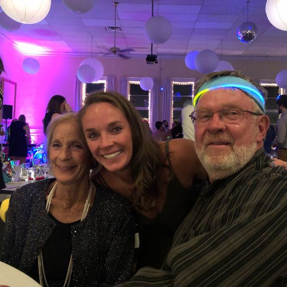 Meet your Posher, Olivia - Picture 1 of 1